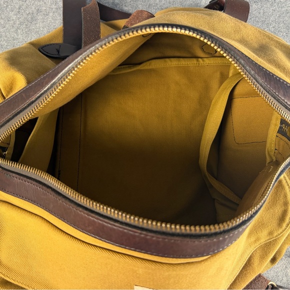 Filson Medium Rugged Twill Duffle Bag - Picture 12 of 13